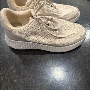 Dolce Vita Dolen Cream Textured Sneakers